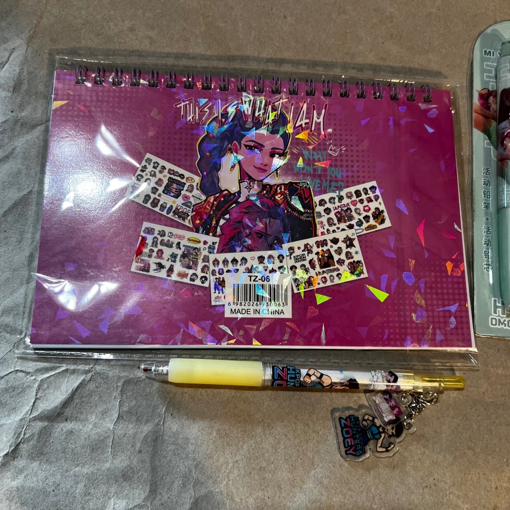 K-Pop Demon Hunters Stationery Set Sticker Book Mechanical Pencil Zoey Charm Pen - Picture 5 of 5